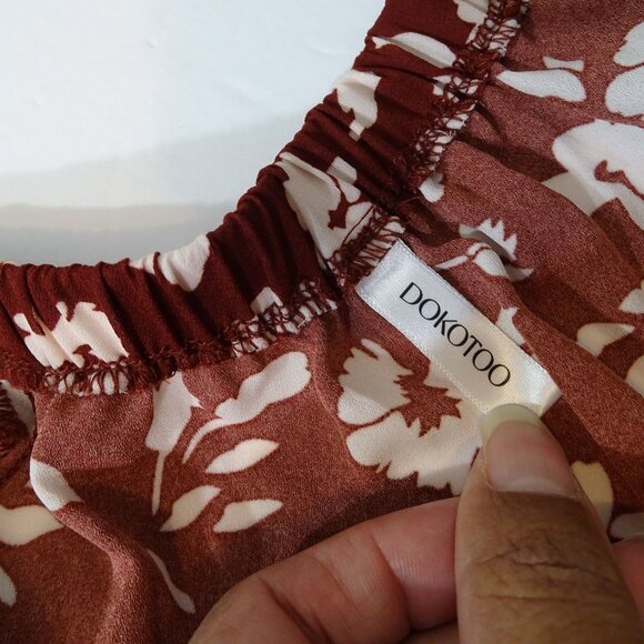 Dokotoo Women Red Floral Dress Size M Long Sleeve Low V-Neck Smocked Waist - Picture 7 of 13